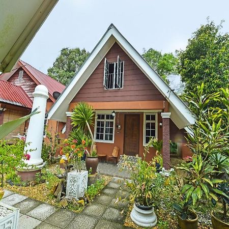 Oyo 90642 Twin Mutiara Chalet & Homestay Jeli Exterior photo