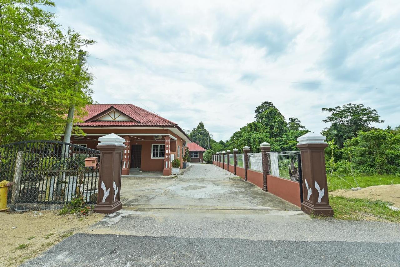 Oyo 90642 Twin Mutiara Chalet & Homestay Jeli Exterior photo