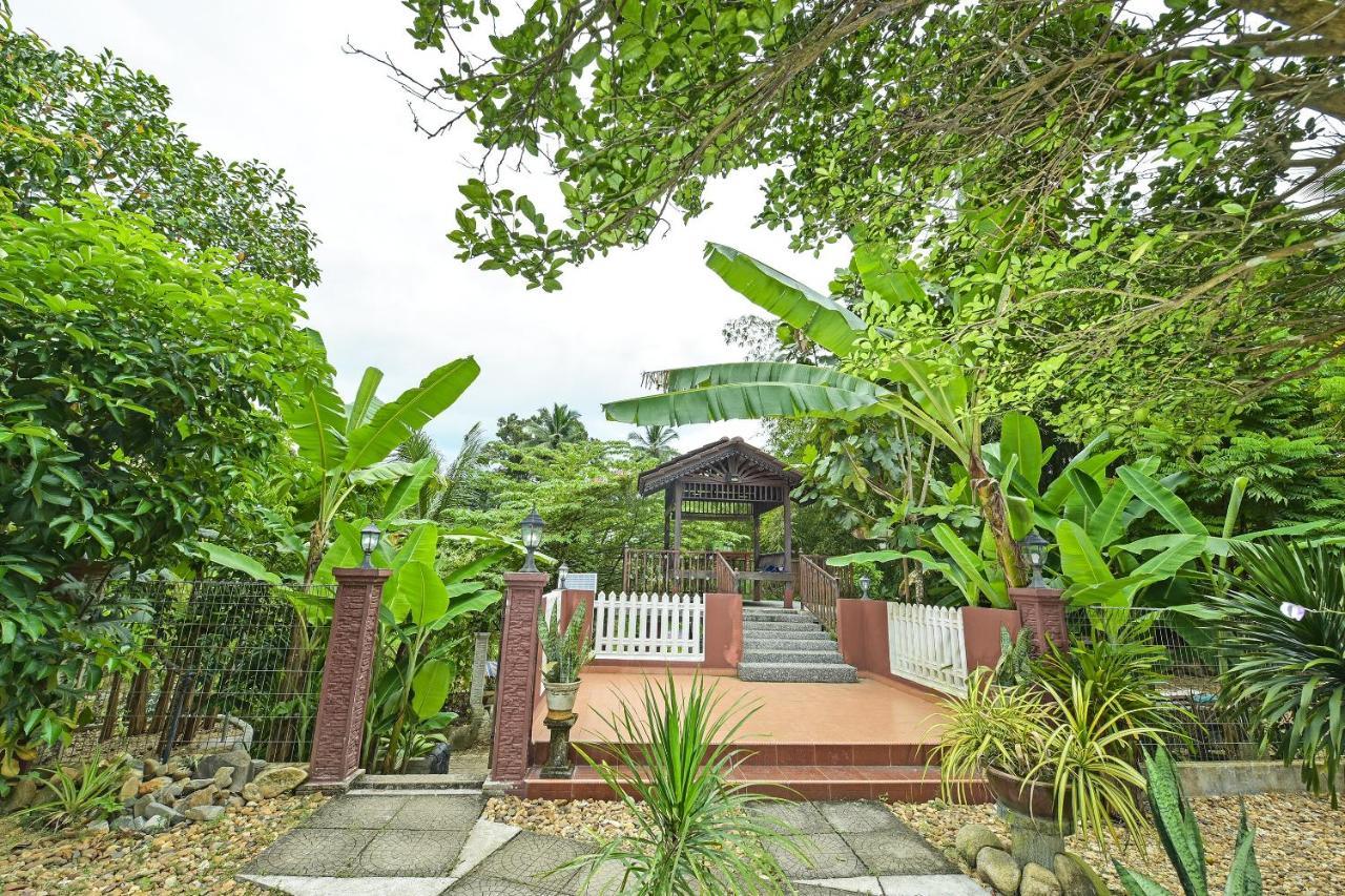 Oyo 90642 Twin Mutiara Chalet & Homestay Jeli Exterior photo