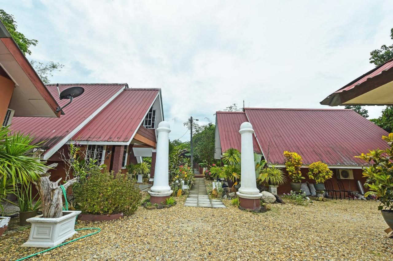 Oyo 90642 Twin Mutiara Chalet & Homestay Jeli Exterior photo