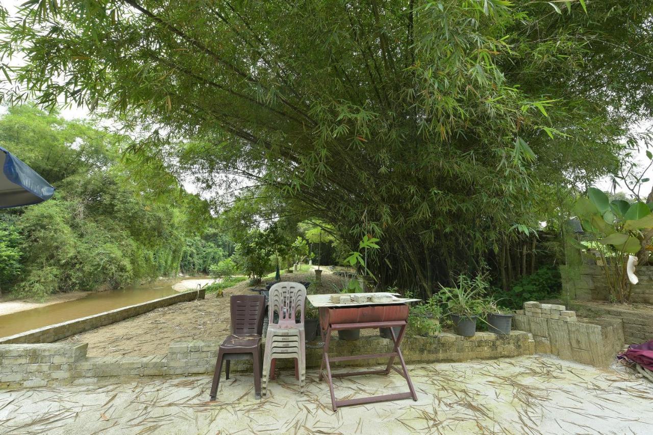 Oyo 90642 Twin Mutiara Chalet & Homestay Jeli Exterior photo