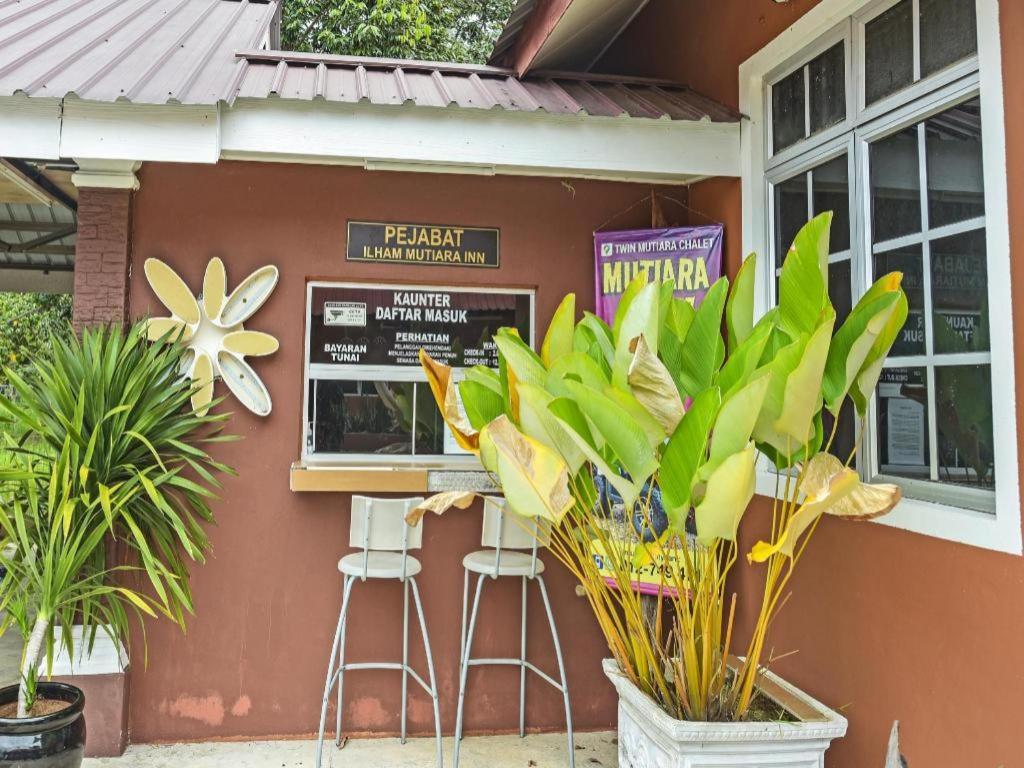 Oyo 90642 Twin Mutiara Chalet & Homestay Jeli Exterior photo