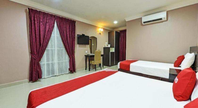 Oyo 90642 Twin Mutiara Chalet & Homestay Jeli Exterior photo