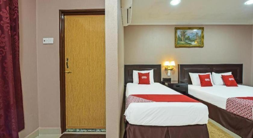 Oyo 90642 Twin Mutiara Chalet & Homestay Jeli Exterior photo